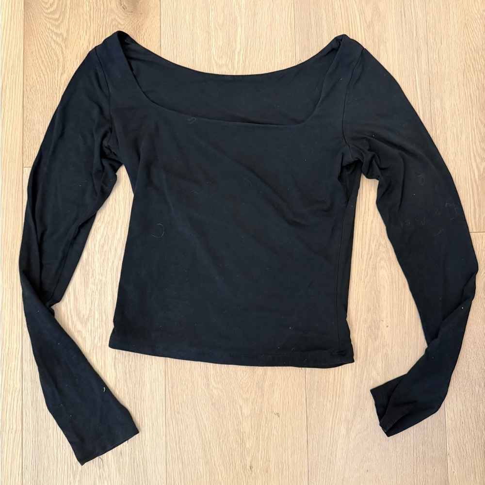 BLACK AMAZON WOMEN’S SQUARE NECK LONG SLEEVE TOP